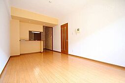 トリニティ 1階1LDKのリビング/ダイニング