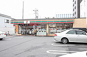セブンイレブン名古屋若葉通2丁目店 295m