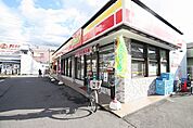 ファミリーマート北名古屋清水店 594m