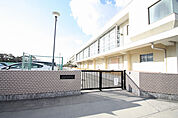 五条小学校 1124m