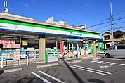 ファミリーマート名西枇杷島店 612m