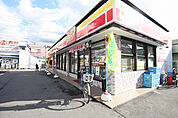 デイリーヤマザキ 徳重駅前店 162m