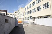 名古屋市立中小田井小学校 267m