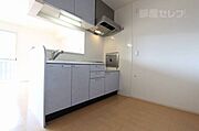 作業スペースにもゆとりが感じます。