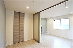 コニフェールI 1階1LDKのリビング/ダイニング