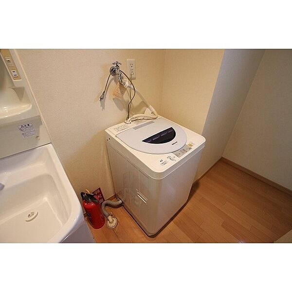 画像8:洗濯機