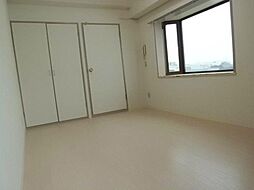 フラット75 7階1Kのリビング/ダイニング