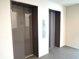 エレベーターは二基ございますので朝も混雑しません。