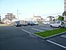 その他：全面平置き式でスムーズに駐車できます。