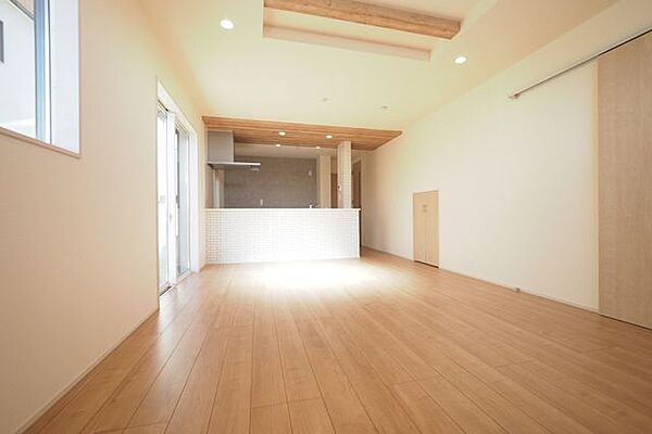 リビング/ダイニングを拡大表示