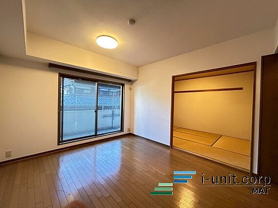 白を基調とした...