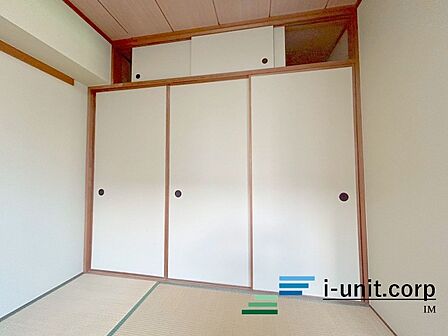 楽々片付けができる収納スペース。ご家族の洋服やお荷物などがスッキリと片付き、日々の空間を広々と演出してくれる手助けになりますね♪