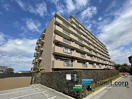 総武線快速「津田沼駅」徒歩10分です。