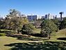周辺：公園「中央公園まで900m」