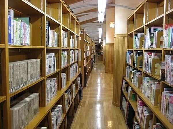 画像29:筑西市立中央図書館 418m