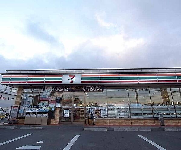 画像23:セブンイレブン京都上桂山田口店まで500m 山田口の交差点にあり、車でも徒歩でも入りやすい