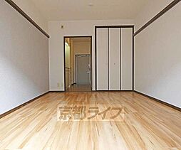 ラウンドテーブル 201 2階1Kのリビング/ダイニング