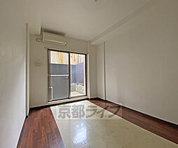 アルティスタ西院 102 1階1Kのリビング/ダイニング