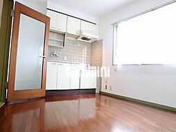 アールズコート 1階1LDKのリビング/ダイニング