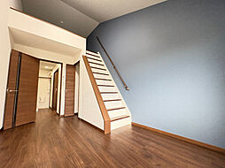 アデライン 203 2階1Kのリビング/ダイニング