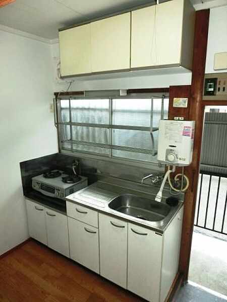 画像12:キッチンは2口ガスキッチン対応。