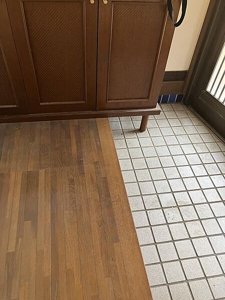 玄関を拡大表示
