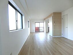 ベルクめじろ台 201 2階1LDKのリビング/ダイニング