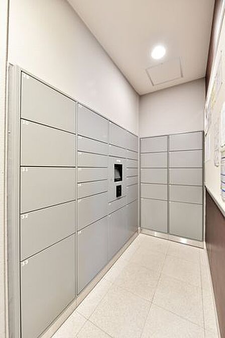 24時間いつでも荷物を受け取ることができるので、配達時間を気にせず過ごすことができます。対面での接触機会を最小限にでき、ウイルス対策の観点からも人気の設備です。