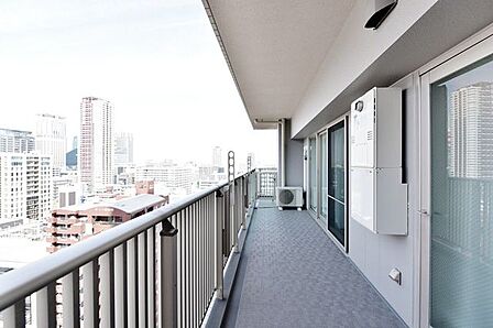 北と西の二面バルコニーで、全ての居室がバルコニーに面した開放感のあるお部屋です。毎日の暮らしに豊かさと癒しをもたらし、ほっと一息つきたくなるような、穏やかな時間を感じられます。