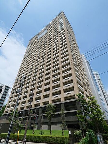 29階建て共用施設充実・コンシェルジュサービス付きタワーレジデンスです。24時間有人の管理体制が暮らしの快適安心をサポートします。