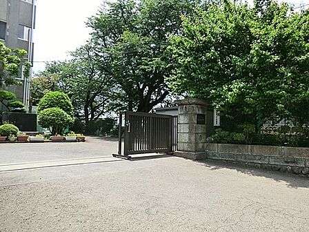 海老名市立海老名中学校 徒歩3分。 390m