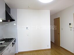 ヨーロピアンシャレー エターナルA館 A-E 1階2DKのリビング/ダイニング