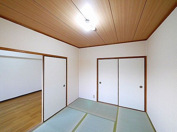 画像20:和室、ちょっとしたくつろぎスペースにいかがでしょうか