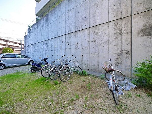 画像29:自転車置き場