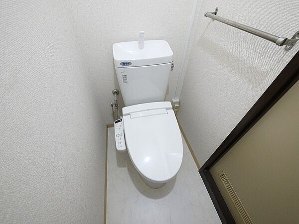 画像8:ゆったりとした空間のトイレです