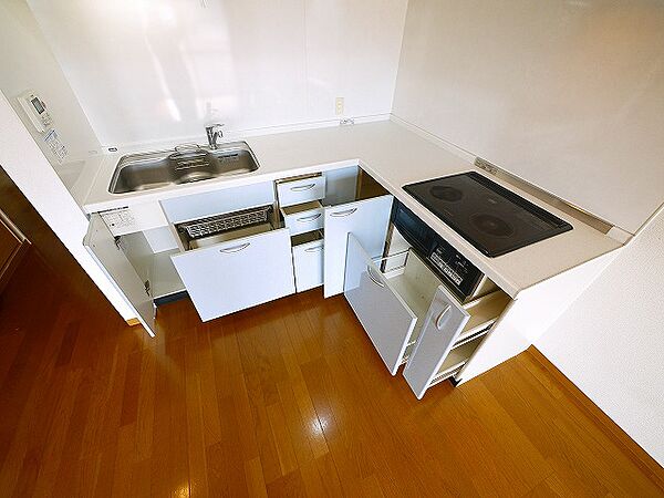 画像4:コンパクトなキッチンで掃除もラクラク