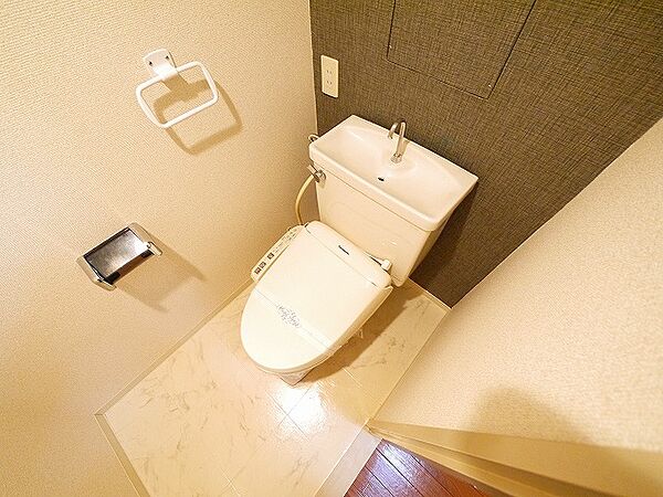 画像5:コンパクトで使いやすいトイレです