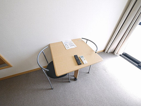 画像15:テーブル・椅子