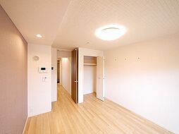 個人の部屋や寝室として使える洋室です