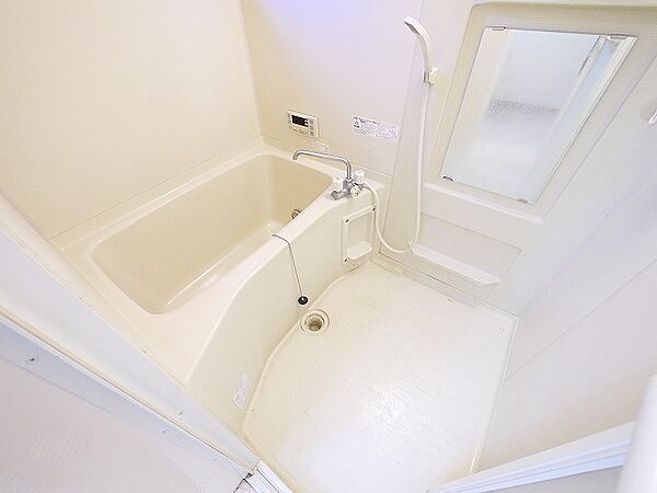 画像7:落ち着いた空間のお風呂です