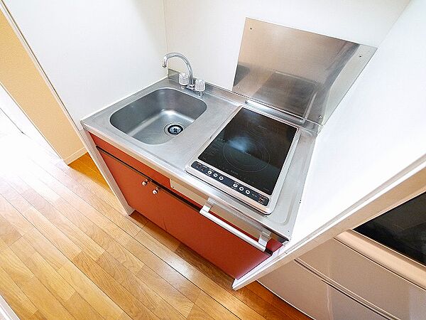 画像4:コンパクトなキッチンで掃除もラクラク