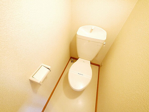 画像8:コンパクトで使いやすいトイレです