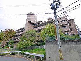 ヴェルナール学園前　A棟  ｜ 奈良県奈良市鶴舞西町（賃貸マンション3LDK・1階・68.95㎡） その1