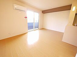 ゆったり過ごせる居間です