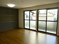 マーヴェラス諸江 102 1階1LDKのリビング/ダイニング