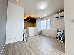 つくばエクスプレス 六町駅 徒歩7分の賃貸アパート 2階2LDKのリビング/ダイニング