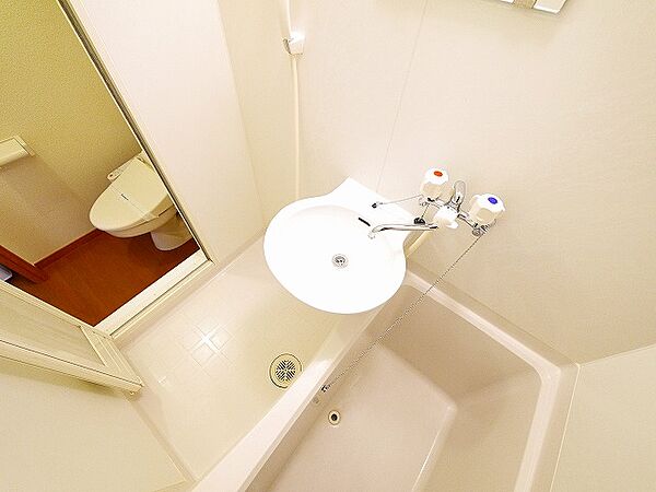 画像21:ゆったりとスペースのある洗面所です
