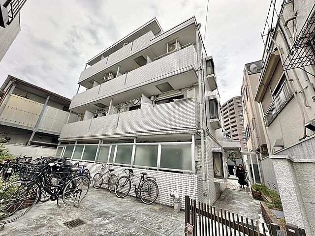 外観 メゾン・ド・グルロー 2階/2