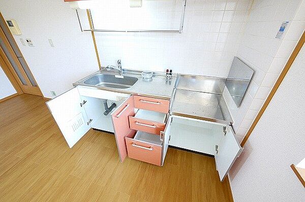 画像17:収納豊富なキッチンです