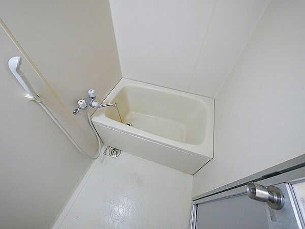 画像15:キレイに改装済の浴室です。